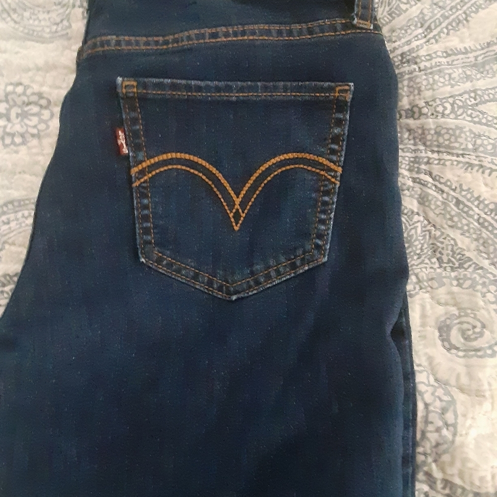 Levis